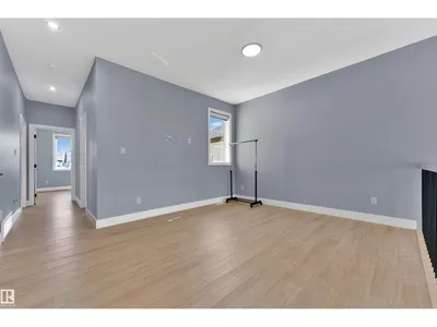 431 ROBERTS CR photo 24
