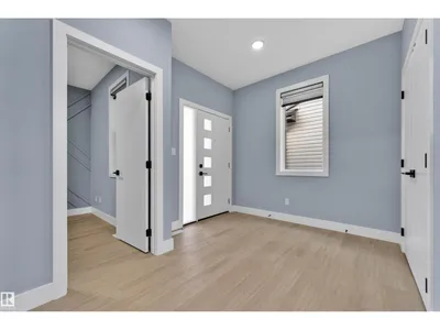 431 ROBERTS CR photo 5