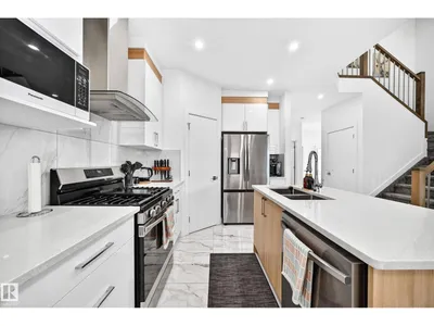 3605 41 AV photo 14