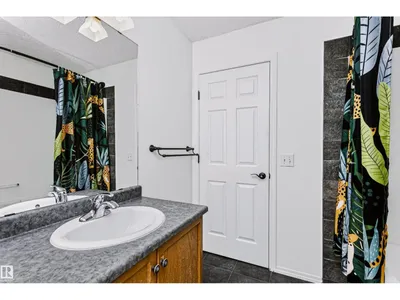 #66 8304 11 AV SW photo 37