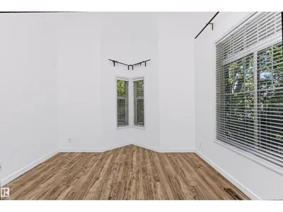 #66 8304 11 AV SW photo 7