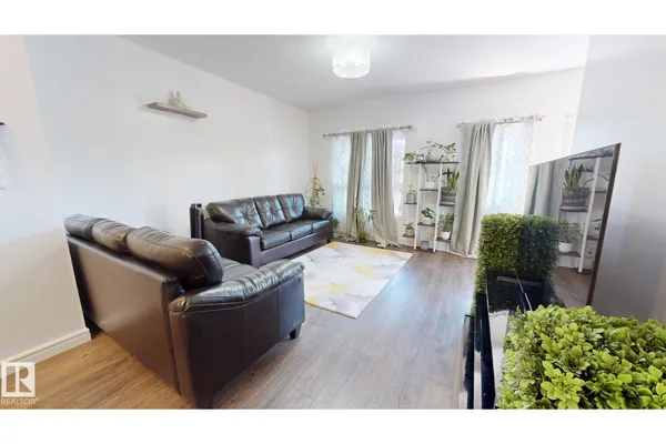 8172 226 ST NW photo 3