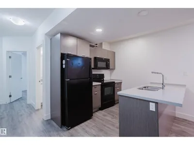 8722 150 ST NW photo 5