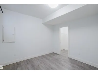8722 150 ST NW photo 30