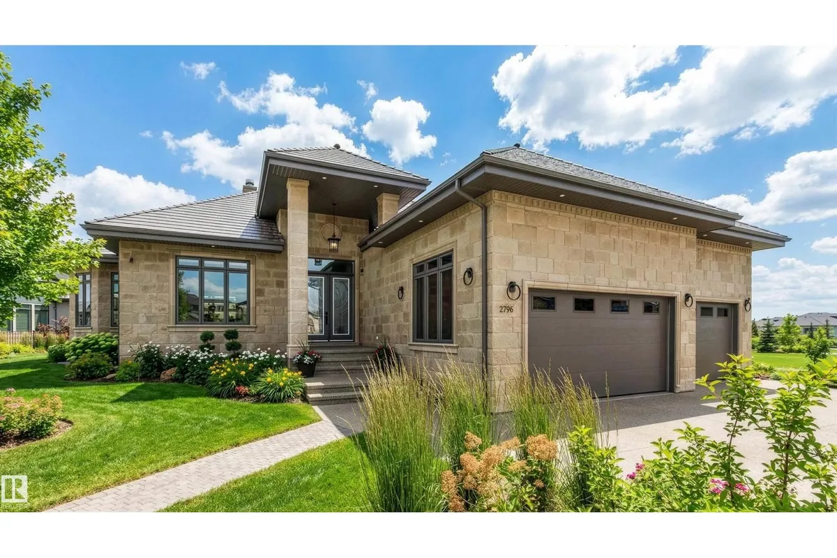 2796 WHEATON DR NW exterior