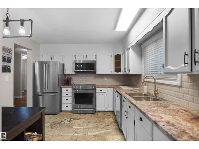 112 GARIEPY CR NW photo 20