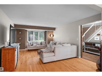 112 GARIEPY CR NW photo 9