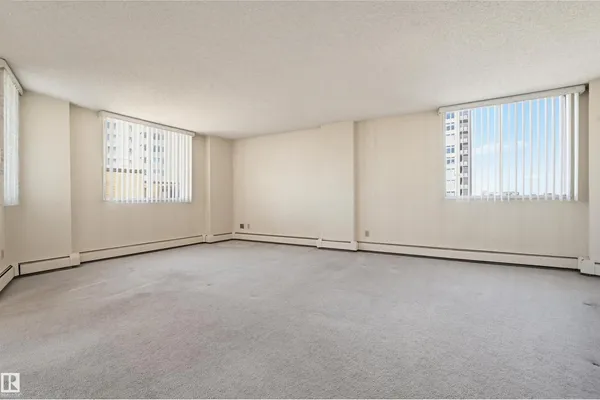 #701 12141 JASPER AV NW photo 2