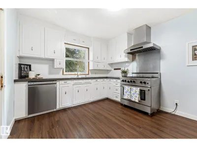 11903 125 ST NW photo 12