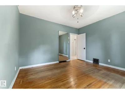 11903 125 ST NW photo 21