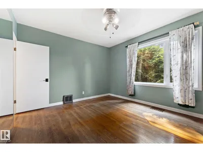 11903 125 ST NW photo 22