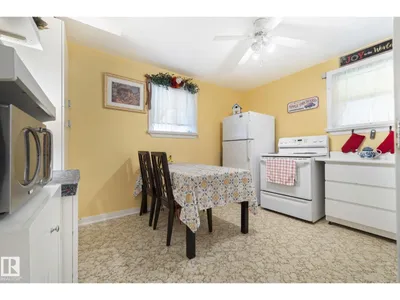 11903 125 ST NW photo 42