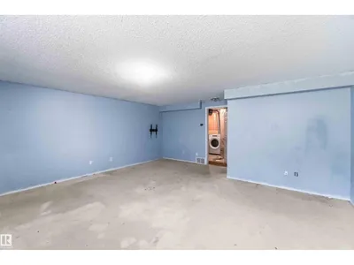 #64 120 MAGRATH RD NW photo 33