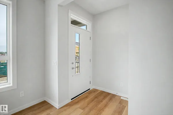 21120 25 Ave NW photo 2