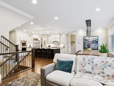 8927 117 ST NW photo 9