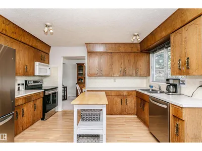 18316 78 AV NW photo 13
