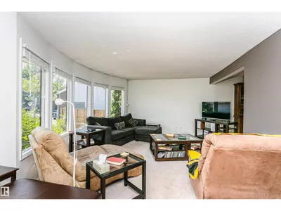 18316 78 AV NW photo 8
