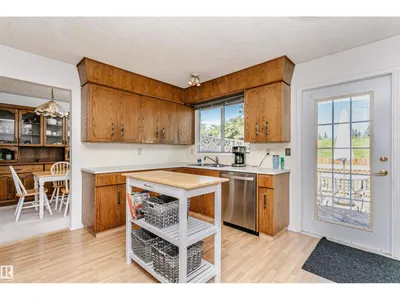 18316 78 AV NW photo 15