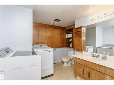 18316 78 AV NW photo 37