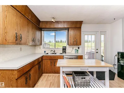 18316 78 AV NW photo 17