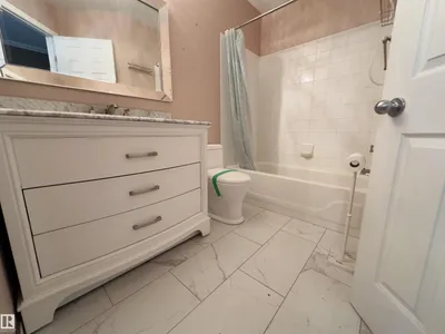 #48 6608 158 AV NW photo 35