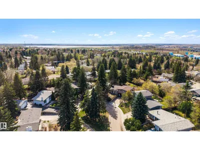 8 GARLAND PL photo 44