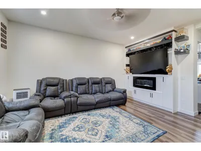 #8 1703 16 AV NW NW photo 12