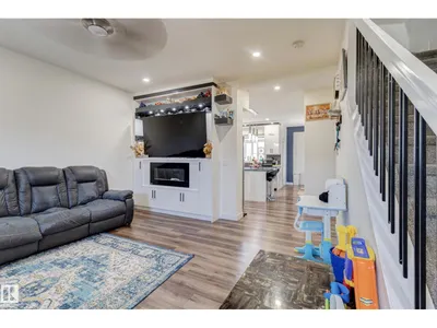 #8 1703 16 AV NW NW photo 23