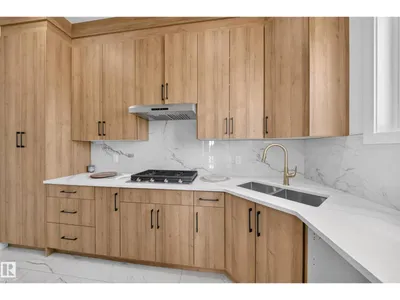 423 Robinson BV photo 27