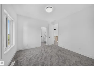 423 Robinson BV photo 37