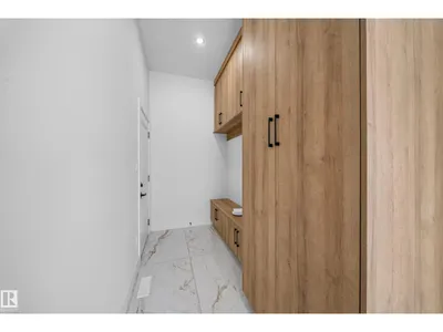 423 Robinson BV photo 30