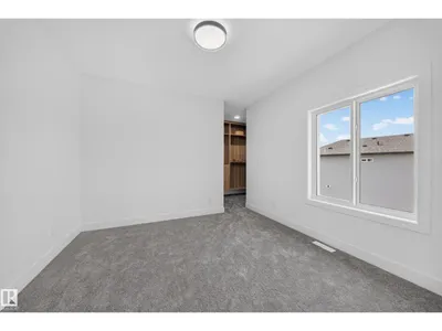 112 Ross Close photo 44