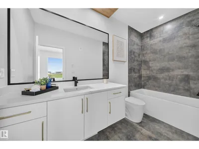 112 Ross Close photo 63