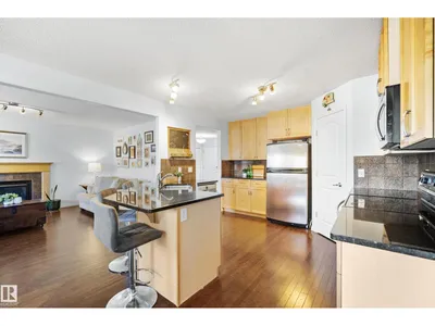 1212 37C AV NW photo 10