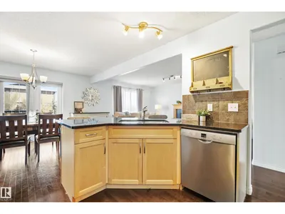 1212 37C AV NW photo 11