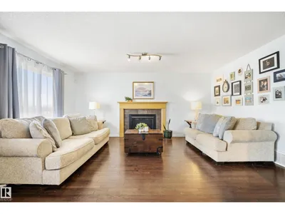 1212 37C AV NW photo 12