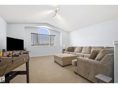 1212 37C AV NW photo 21