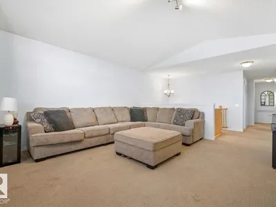 1212 37C AV NW photo 22