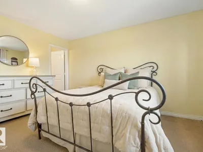1212 37C AV NW photo 25