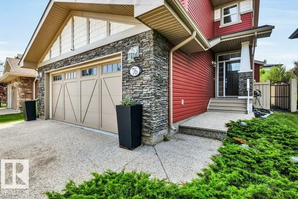76 Everitt DR N photo 2