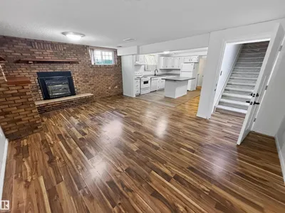 11327 25 AV NW photo 36