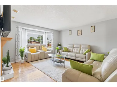 15817 102 AV NW photo 6
