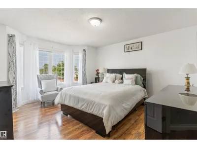 15817 102 AV NW photo 13