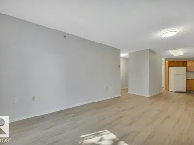 #404E 17511 98A AV NW photo 19