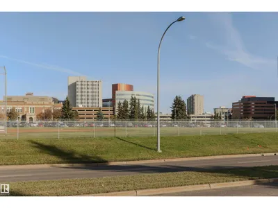 11305 79 AV NW photo 49