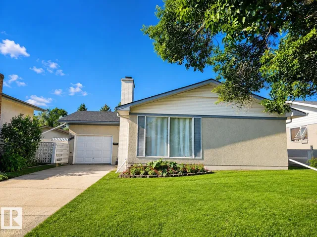 7812 144 AV NW, Edmonton