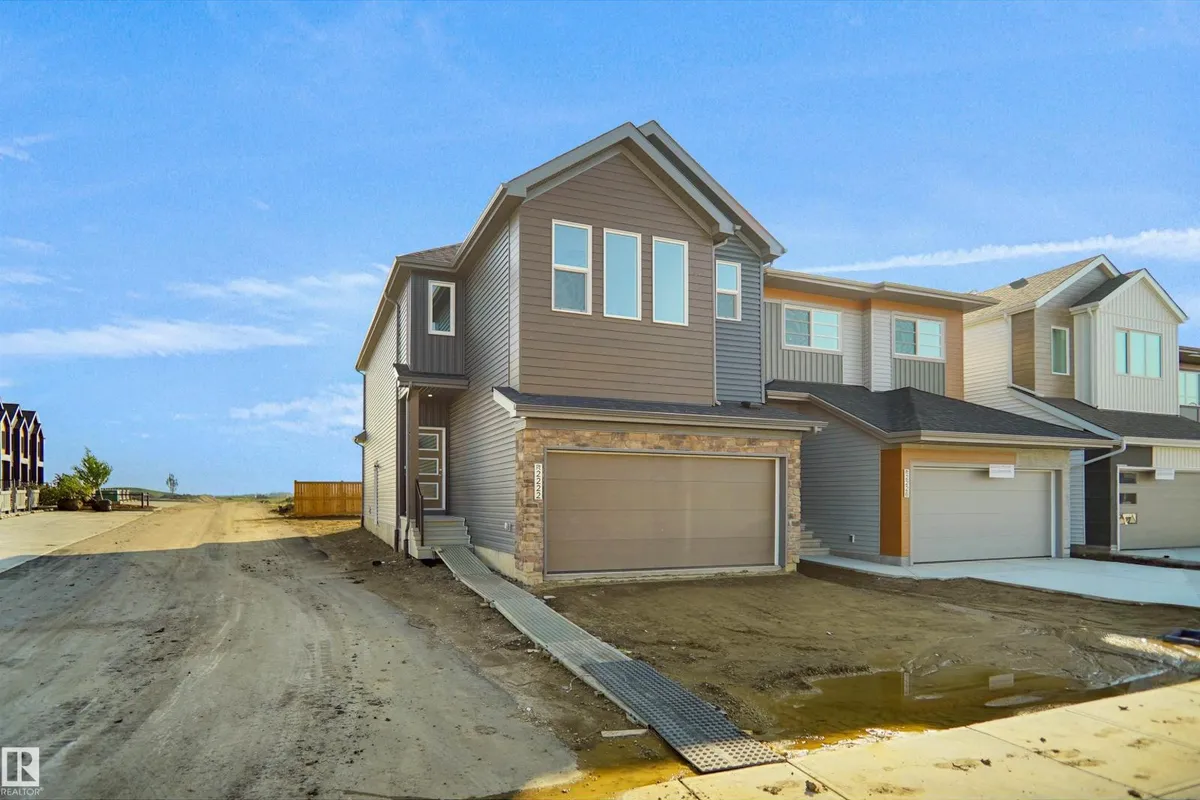 8707 183 AV NW exterior