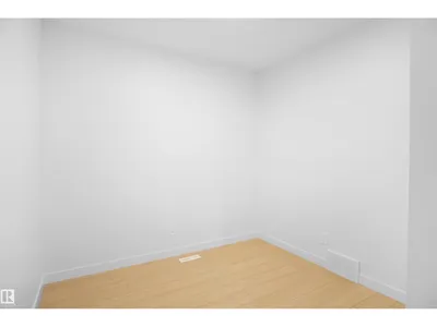 8707 183 AV NW photo 18