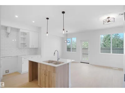 8707 183 AV NW photo 9
