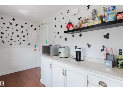 10955 72 AV NW photo 11